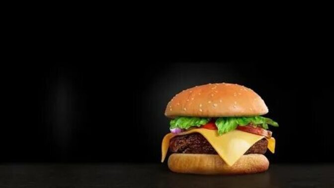 Ünlü hamburger zincirindeki fakir aileye ayrımcılık skandalı hakkında ne düşünüyorsunuz?