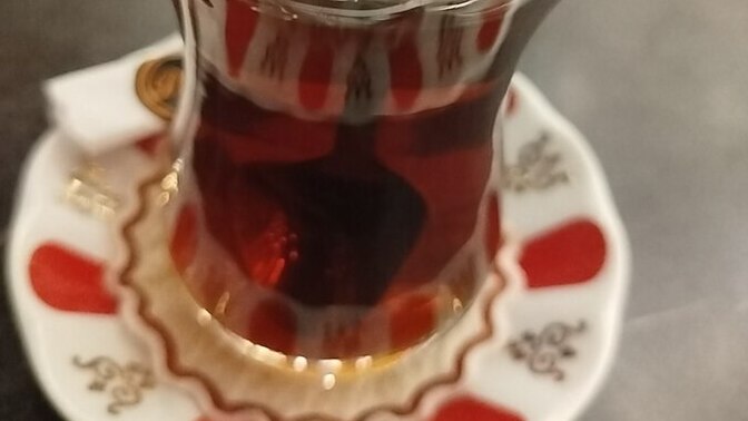 Kahvenin kırk yıl hatırı varsa çayın neyi var?