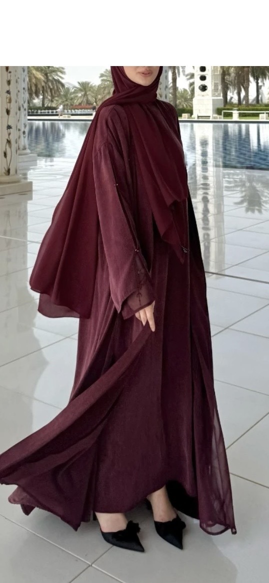 Arkadaşımın nikahında nikah şahidi olarak bu elbiseler uygun ve şık mı?