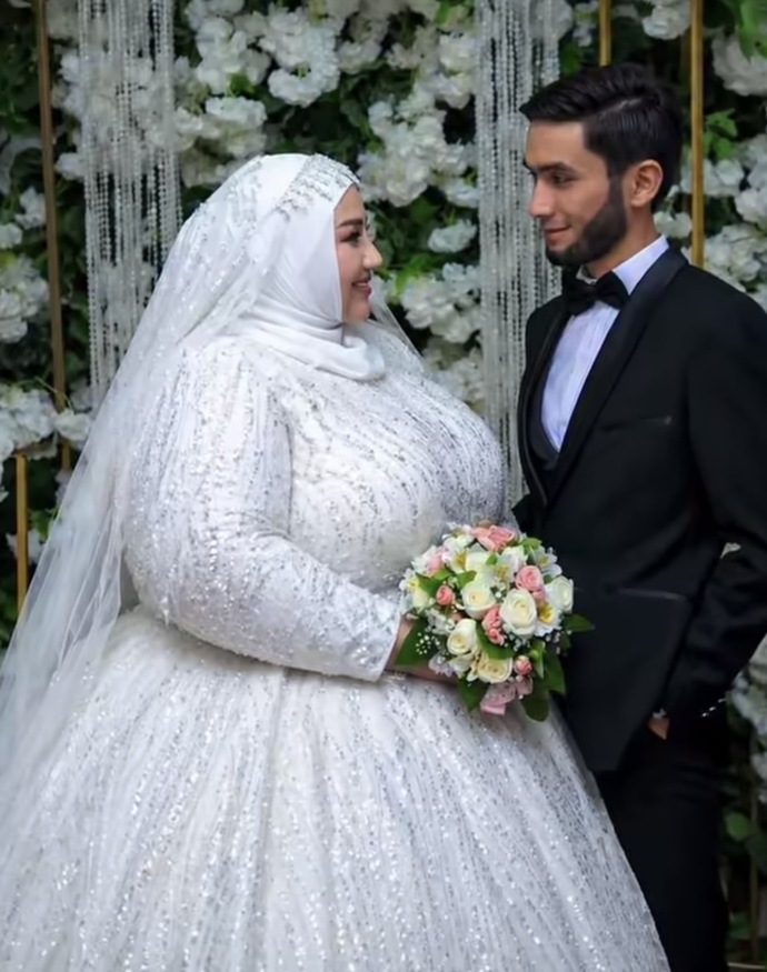 Hangi gelinlik modeli daha güzel?