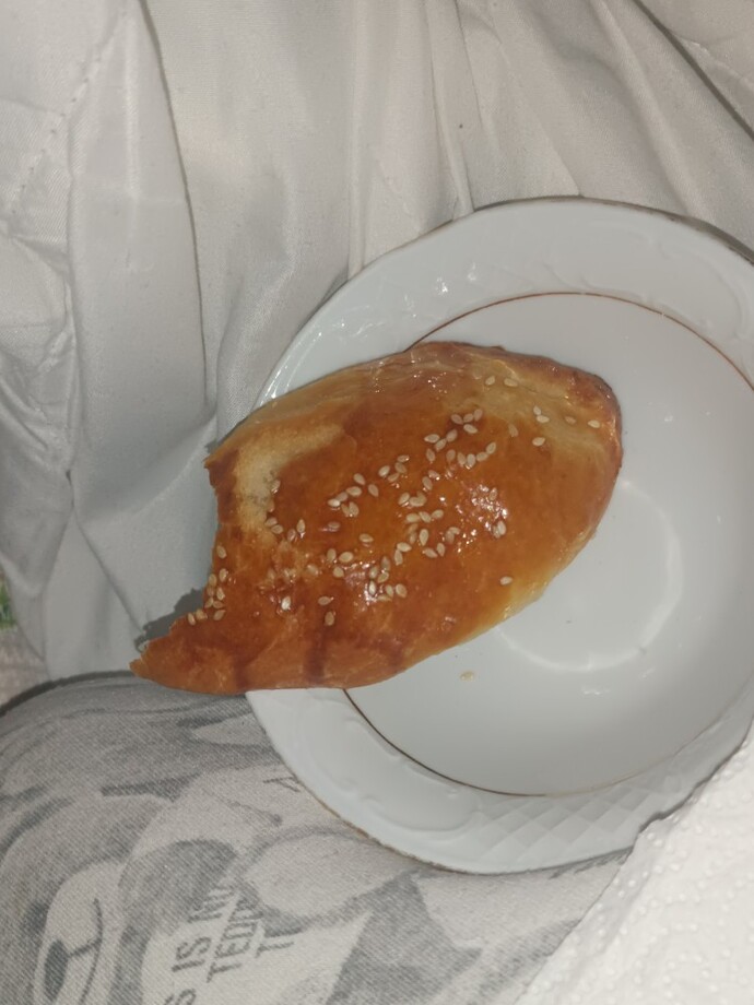 Diyetteyim, regl olmama da az kaldı. Gece bu poğaçadan 1 bucuk tane yedim yarın kilo alırmıyım?