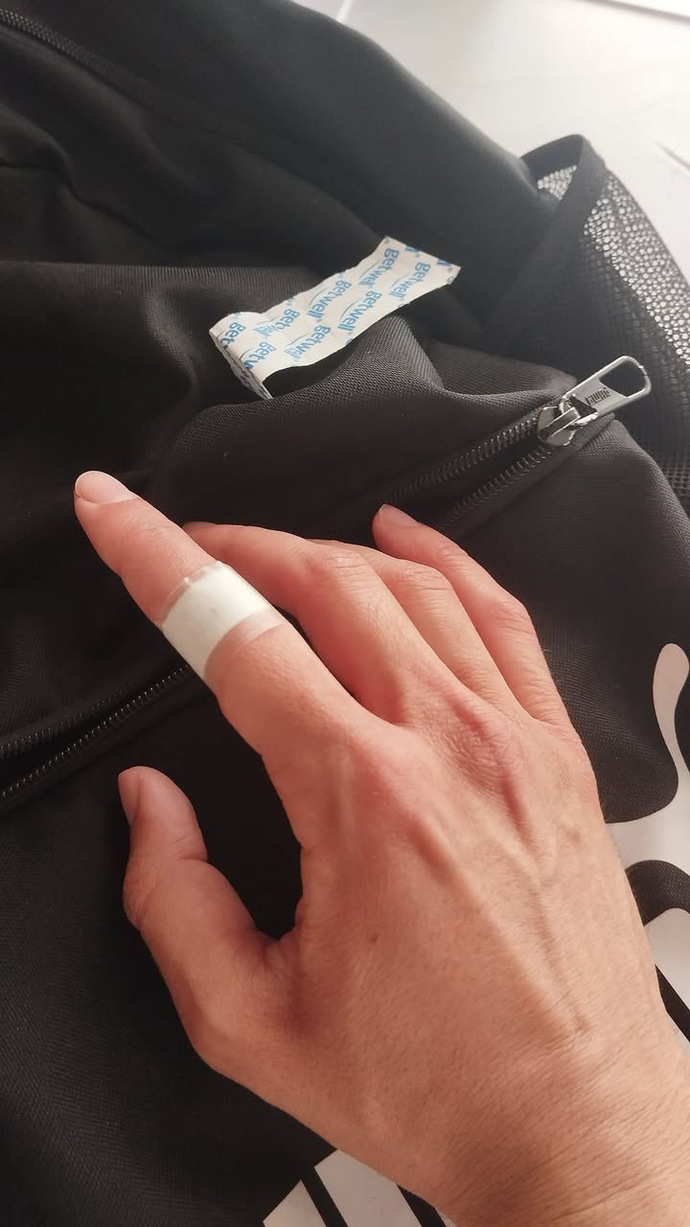 Harika bir erkek eli değil mi?