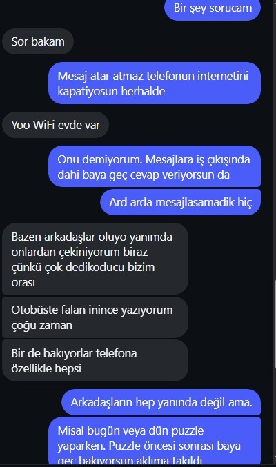 Bu konuşmaya bakar mısınız, başkalarıyla da konuşuyor mudur?