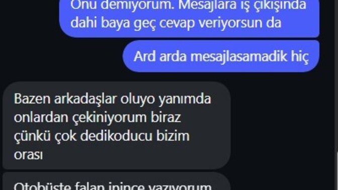 Bu konuşmaya bakar mısınız, başkalarıyla da konuşuyor mudur?