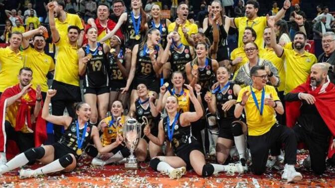Türk kadın basketbolu ve voleybolunun Avrupa'da 4 kupa ile böyle dominasyonuna ne diyorsunuz?