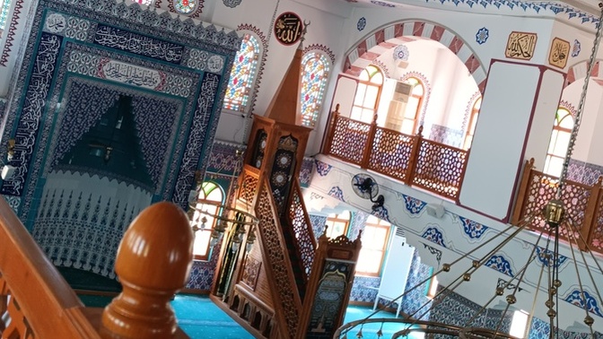 Seyahatlerinizde camileri mi daha çok geziyorsunuz yoksa kiliseleri mi tercih ediyorsunuz?
