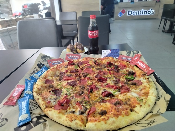 Pizza sevenler burada mı, siz kaç günde bir pizza yiyorsunuz?