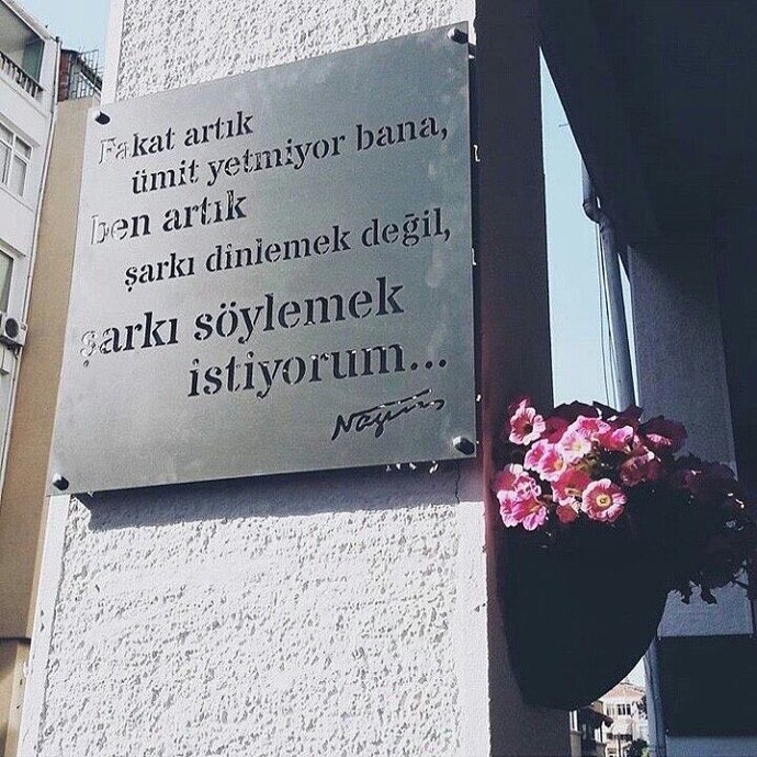 Anlık ruh haliniz nasıl, içinizdeki o anlamsız burukluğu hangi şiir ya da şarkı anlatıyor?