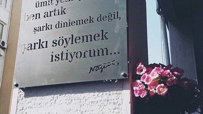 Anlık ruh haliniz nasıl, içinizdeki o anlamsız burukluğu hangi şiir ya da şarkı anlatıyor?