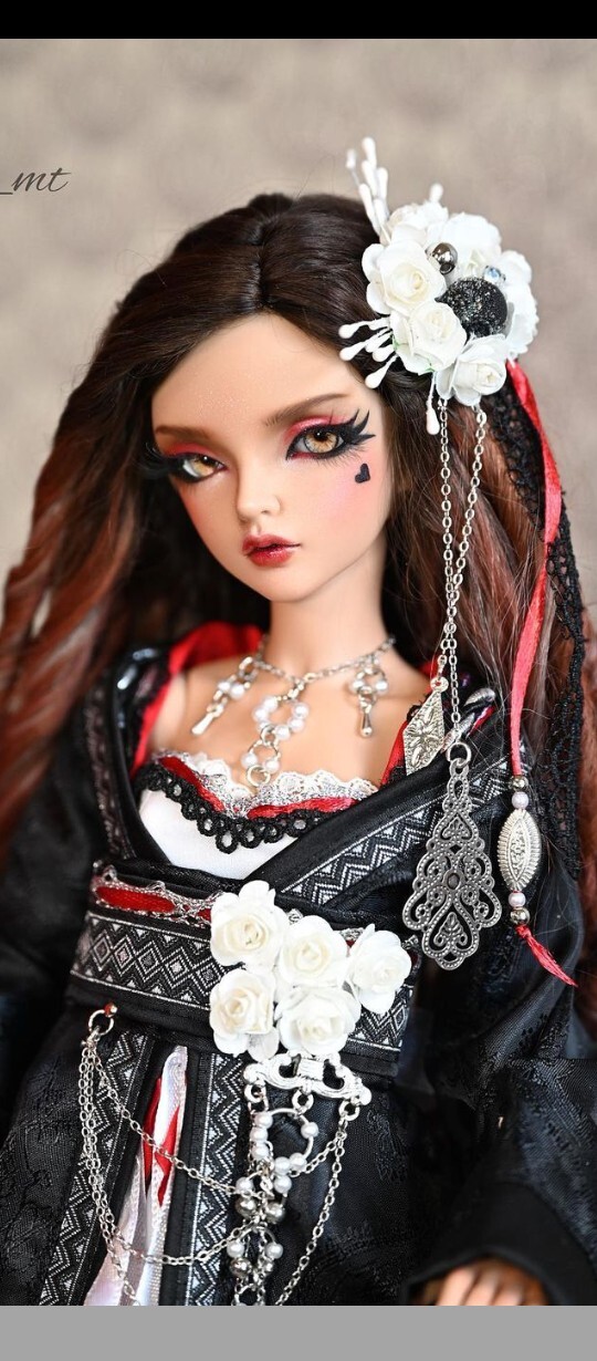 Barbie kız mı yoksa harbi kız mı?