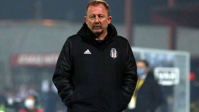 Sergen Yalçın Beşiktaş'ı bırakmalı mı takımı bırakma vakti geldi mi sizce?