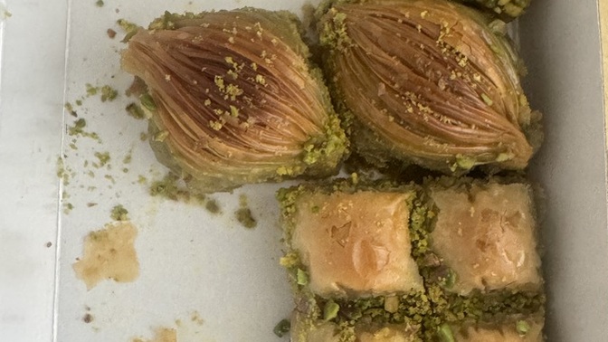 Sabah baklava yemek zararlı mı, kahvaltıda 2 3 porsiyon tatlı yesem nolur?