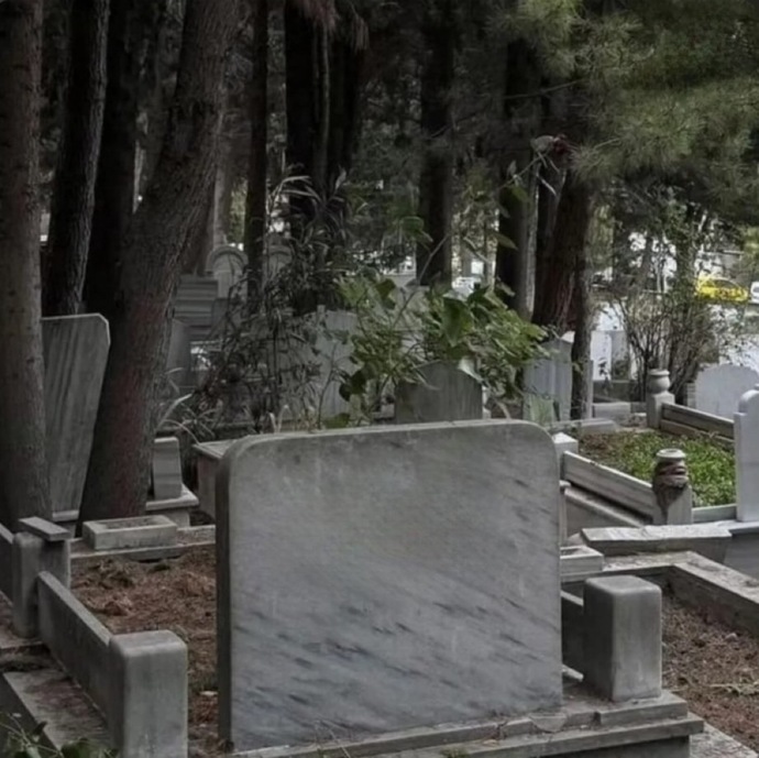 Mezar taşına ne yazılsın isterdin?
