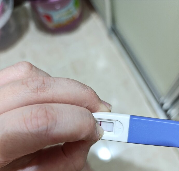 Test yaptım, çok silik bir çizgi çıktı. Sizce hamile olabilir miyim?