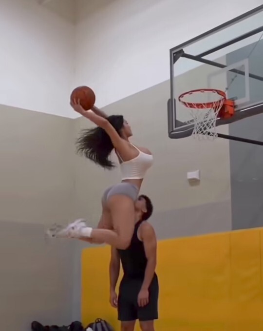 Basketbol sever misiniz, NBA mi yoksa EuroLeague mi daha çok hoşunuza gidiyor?