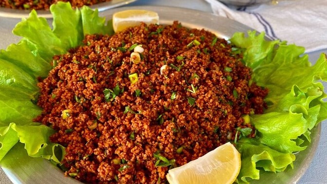 Kısırın salçası kavrulur mu kavrulmaz mı?