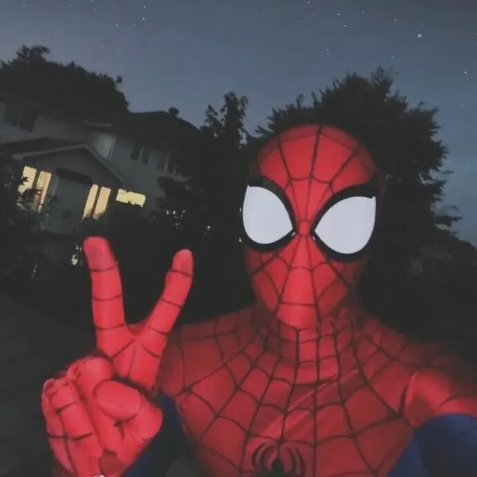 Fiziğim ve saç yapım Spiderman cosplay için uygun mu sizce 🕷️?
