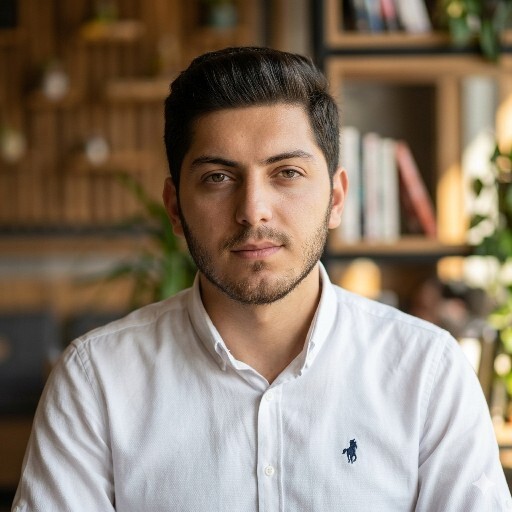 Yapay zeka ile yaptırdığım iki pp arasından hangisi daha çok dikkat çeker?