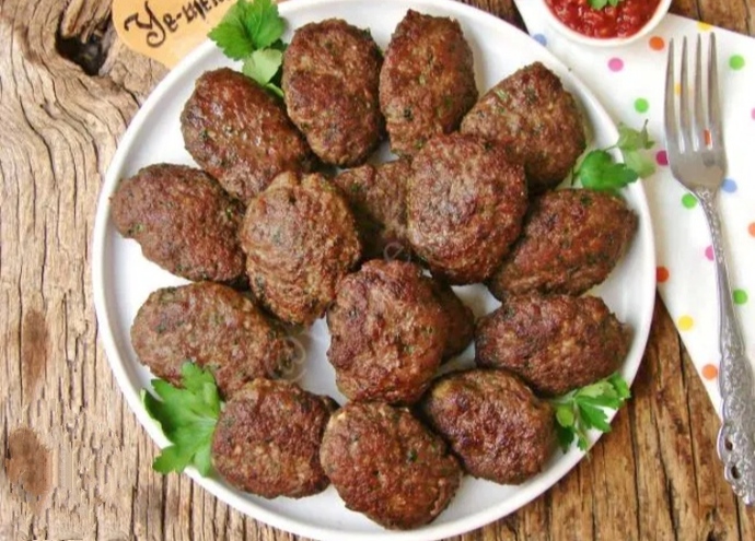 Sevgiliye / eşe köftem diye hitap edilir mi?