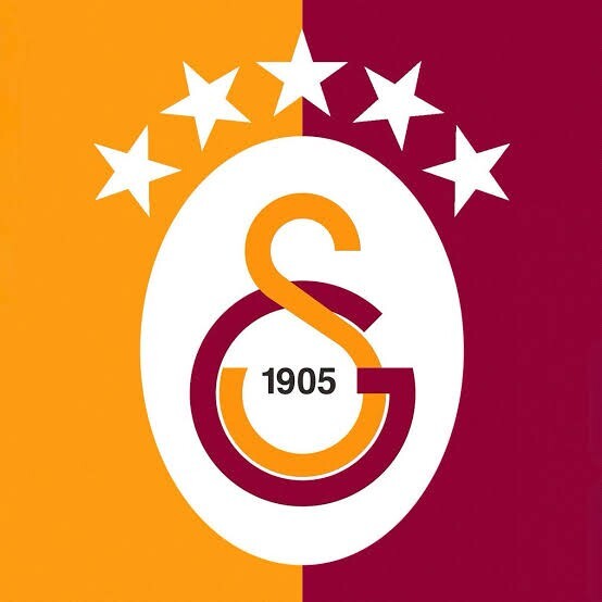 Kafası kırık derecede futbola hasta olan var mı benim gibi?