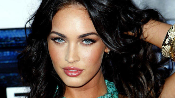 Megan Fox mu Scarlett Johansson mı daha güzel?