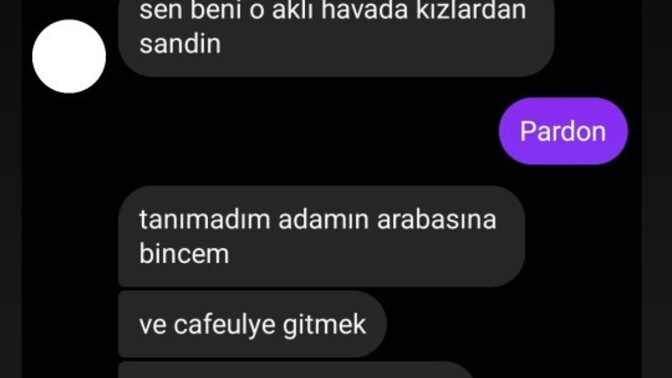 Türk kızları gerçekten aşırı itici olmaya başladı ne dedim ben şimdi cafeye gidelim demiştim ilk başta kabul etmedi?