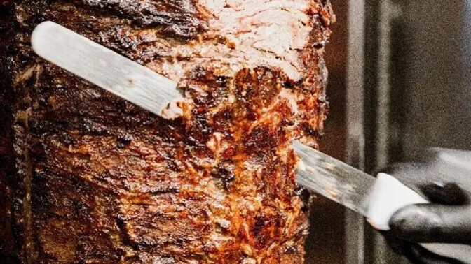 Döneri ekmek arası mı dürüm olarak mı seversiniz?
