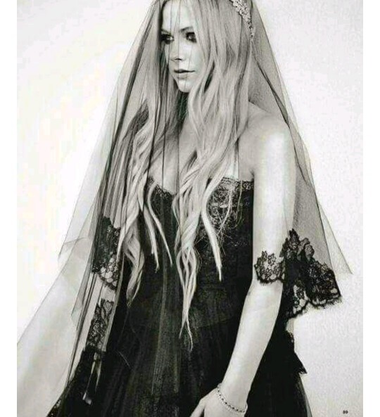 Karanlık ve asi! Gotik gelin olmayı ister miydiniz?