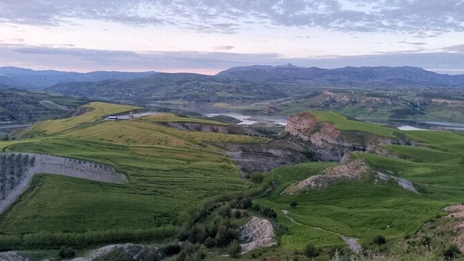 Manzara karşısında en güzel hangi şarkı gider?
