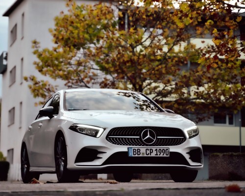 Mercedes mi BMW mi?