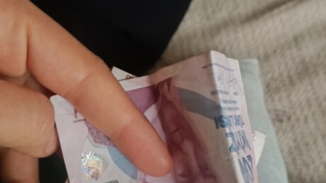 En son 2024 te giydiğim gömleğimin cebinden para çıktı çok duyguluyum mu?
