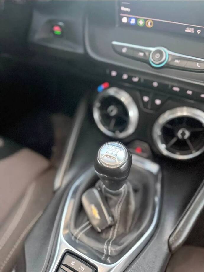 Altımda 20 milyon liralık 6200 motor araba var, modelini tahmin edebilir misiniz?