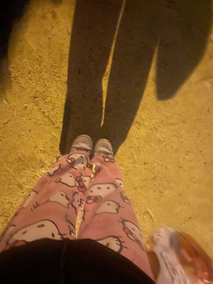 Markete pijamayla gider misiniz?