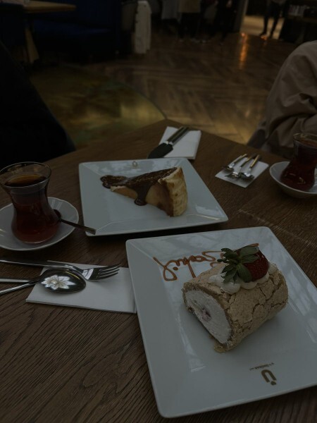 Kapalı kızların bu tatlı ve kahve merakı nerden geliyor?