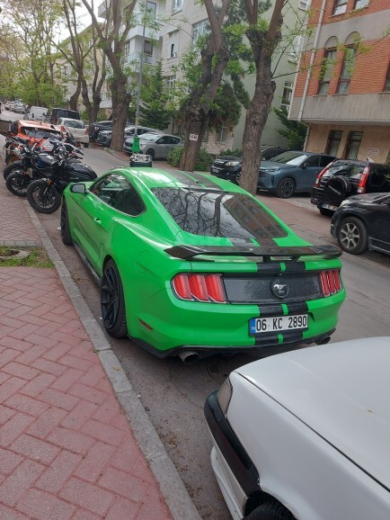 Mustang sizce güzel araba mı?