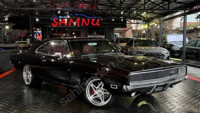 Bence bu araba tüm kızlardan daha guzel sizce?