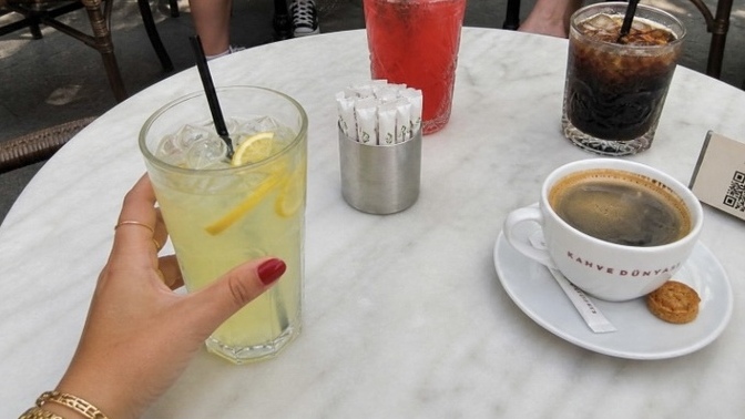 En iyi terapi, kızlarla yapılan mıdır🥂?