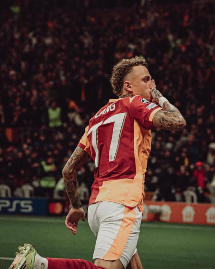 Galatasaray karizma dağıtıyor! Sizce en yakışıklı GS futbolcusu hangisi?