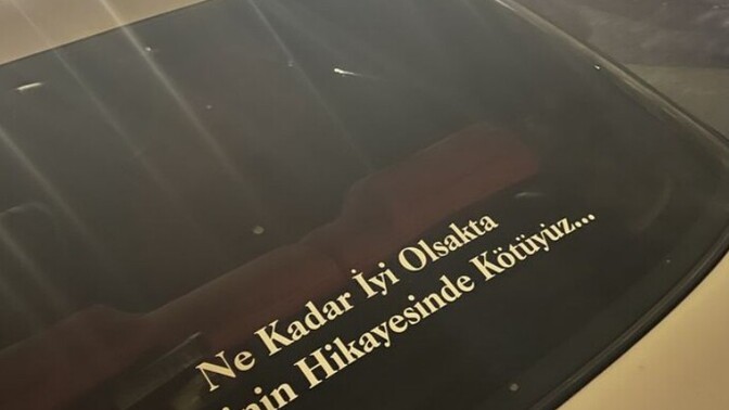 Hiç arabanızın arkasına göndermeli söz yazdırdınız mı?