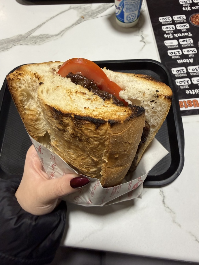 Bu sefer yarışmayı köfte ekmek kazandı