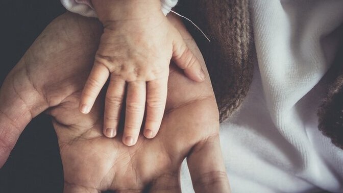 Bazen bazı anne babanın evlatlarını görünce baba olma isteğim kaçıyor sizde de böyle bir şey var mı?