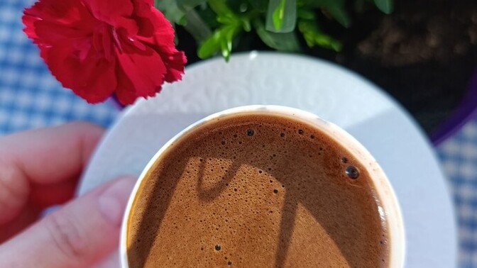 Türk kahvesini bol köpüklü yapmak gerçekten beceri mi yoksa teknik mi?