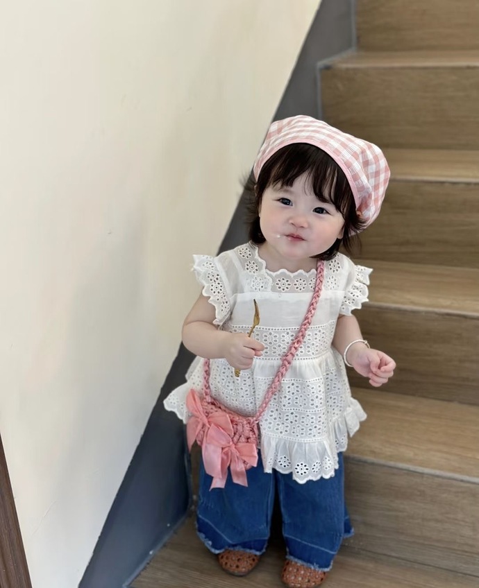 Çocuklara da kombin yapılmalı mı, yoksa çocuk dediğin ne bulursan giydirilir mi?