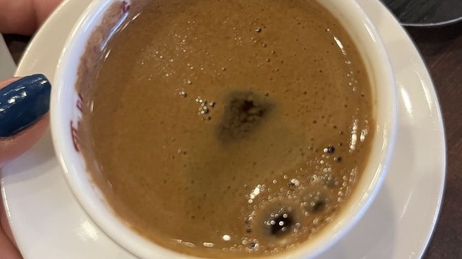 Kimler sabah kahvesi içmek ister?