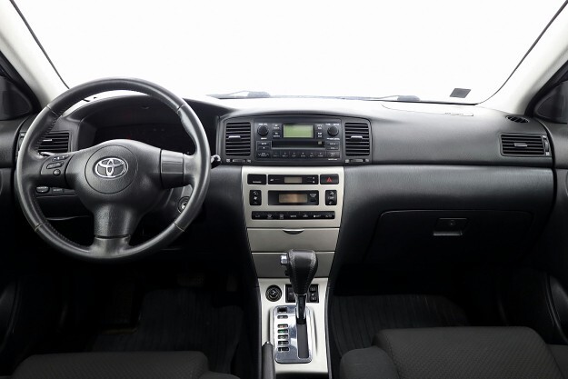 Toyota Corolla E120 nasıl araba sizce alınır mi?