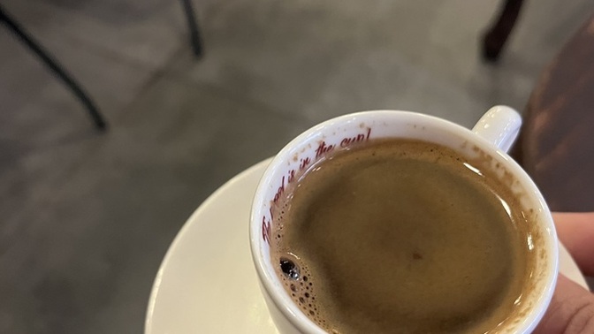 Siteden kime sabah kahvesi ısmarlarsınız?