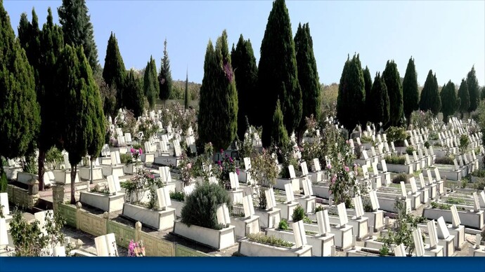 Sevdiğiniz bir insan hayattayken birlikte mezar yeri seçmek isterse tepkiniz ne olur?