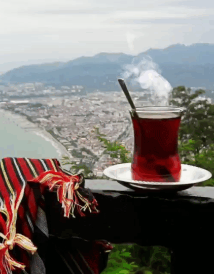 Günaydın, mutlu umutlu ışıltılı sabahlar herkese, çaylar içildi mi?