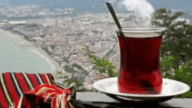 Günaydın, mutlu umutlu ışıltılı sabahlar herkese, çaylar içildi mi?