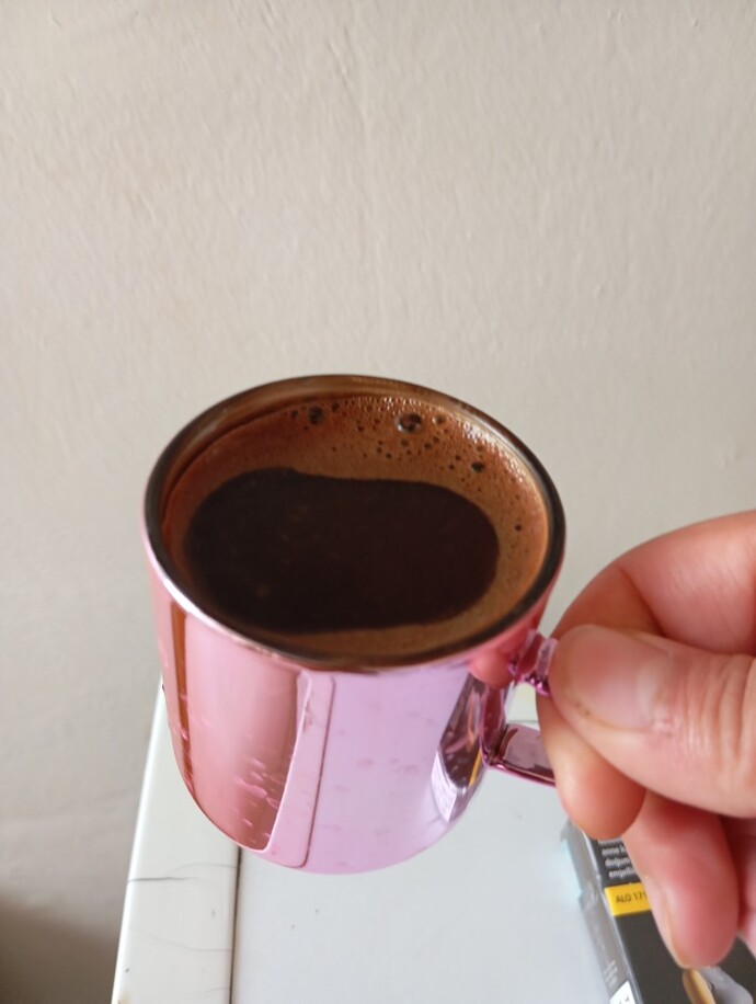 Günaydın, evliyim kocama içimden hala, bu adamla neden evlendiysem derim sebebi ne olabilir?